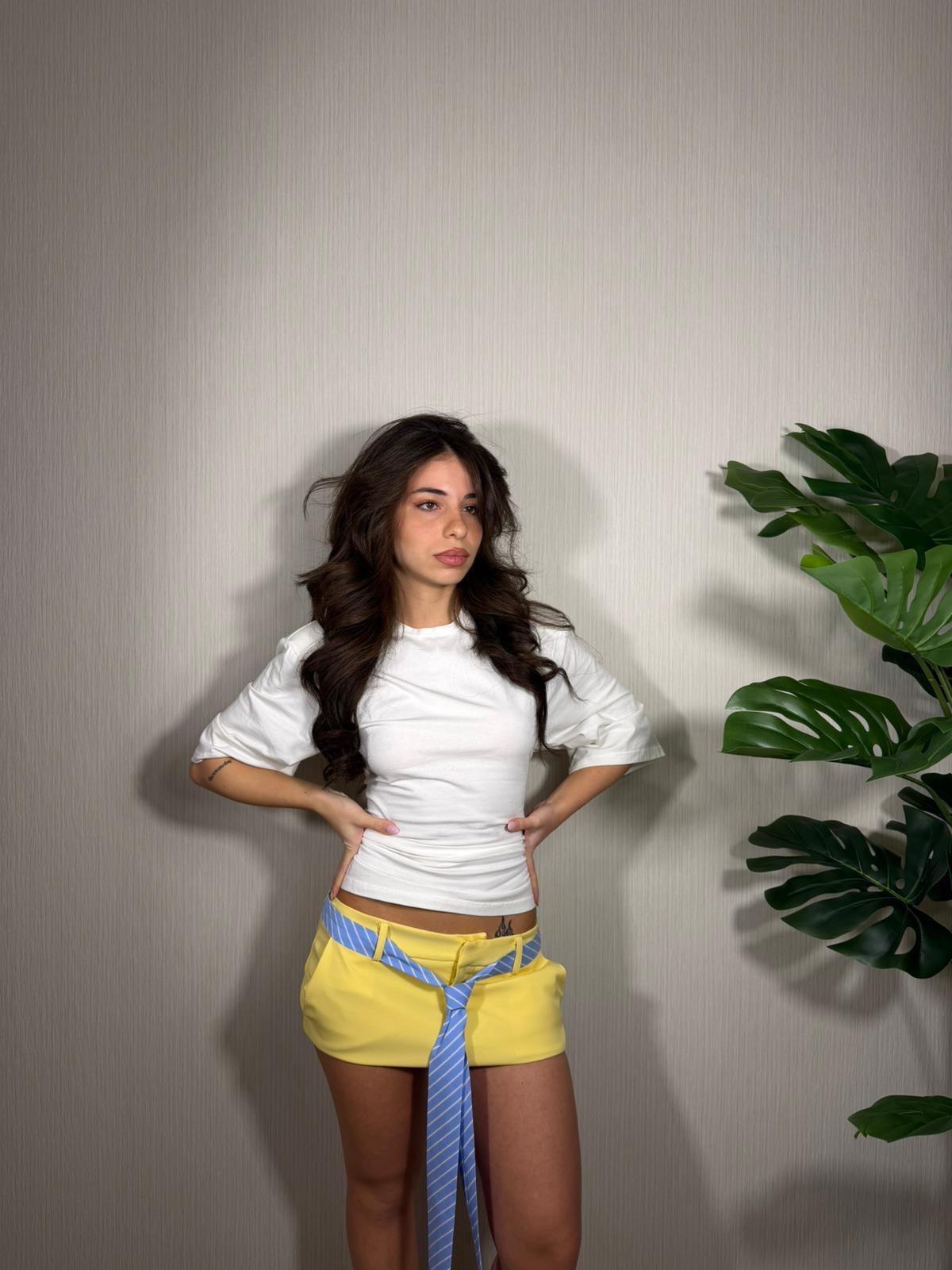 Minigonna con cravatta Lumina